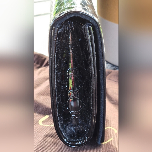 Gucci Microguccissima Patent Leather Clutch - Picture 4 of 15